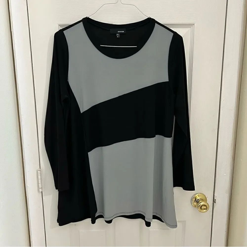 Sun Kim Colorblock Lagenlook Top Size Medium Made is USA Black Gray Long Sleeve